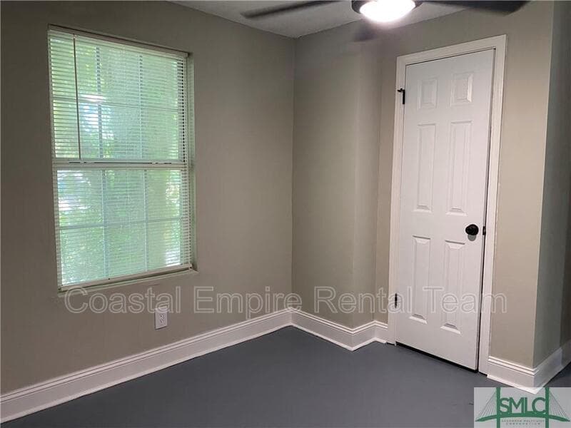 Savannah Condo: 1000 West 53rd Street - Lower Unit