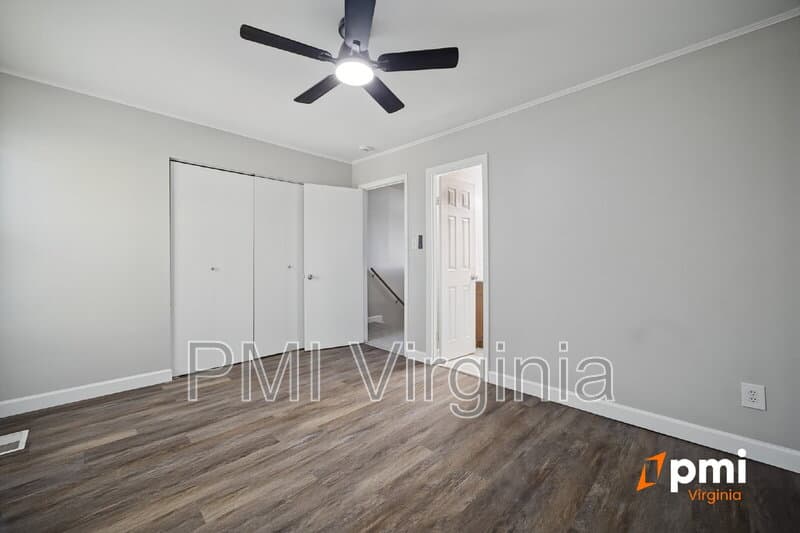 Virginia Beach Townhome: 765 Hampshire Ln