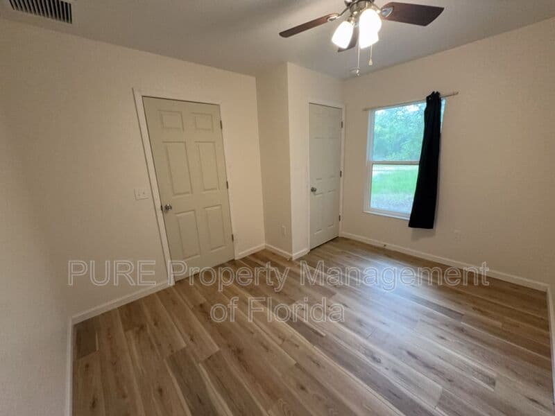 Williston House: 11330 NE 66th Lane
