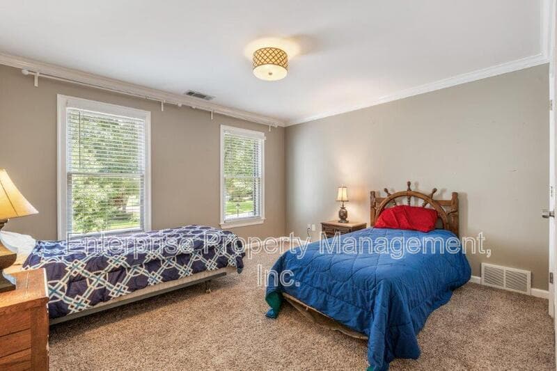 Collierville House: 10290 Shrewsbury Run Way