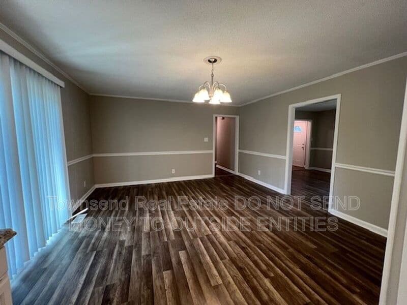 Fayetteville House: 1017 Xavier Dr.