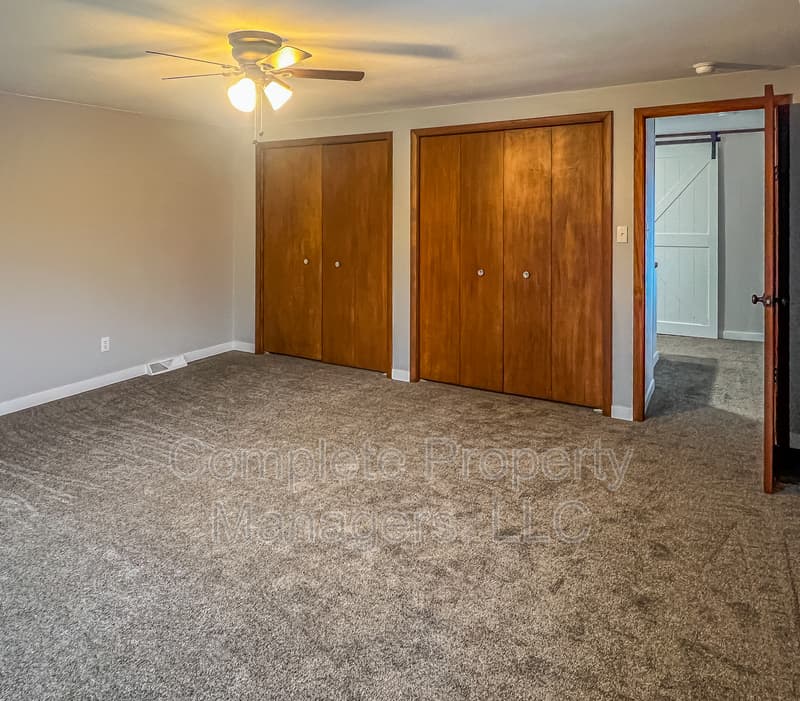 Owatonna House: 118 Franklin Avenue
