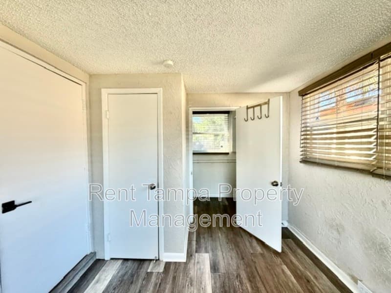 St. Petersburg House: 1635 40th Street South
