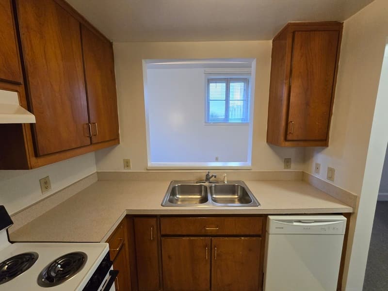 Petersburg Condo: 633 W Washington St