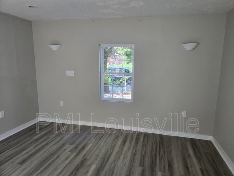 Louisville House: 451 N 25th St MK