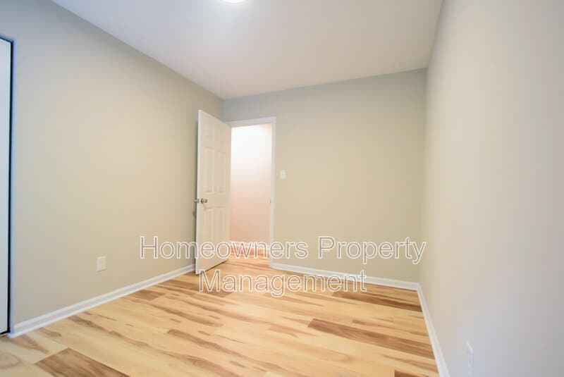 Fayetteville House: 4408 Chesterbrook Dr