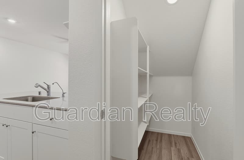 Henderson Townhome: 503 Blue Ridge Cove Ct