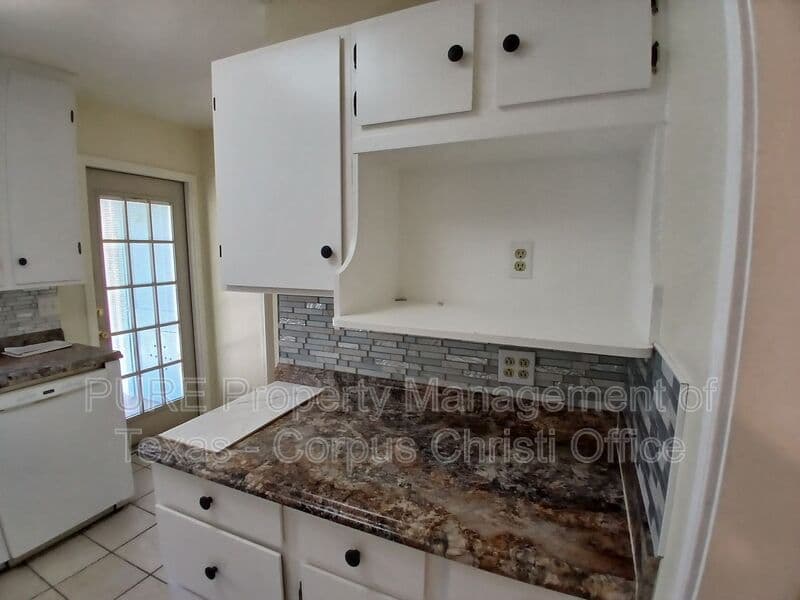 Corpus Christi House: 4701 Prinston Dr
