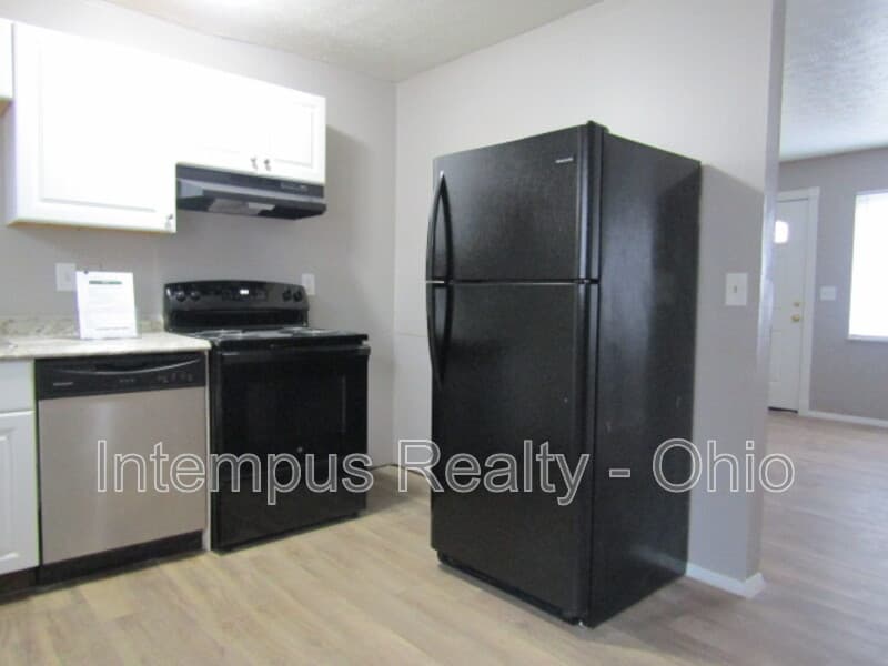 Cincinnati House: 6941 Gracely Dr