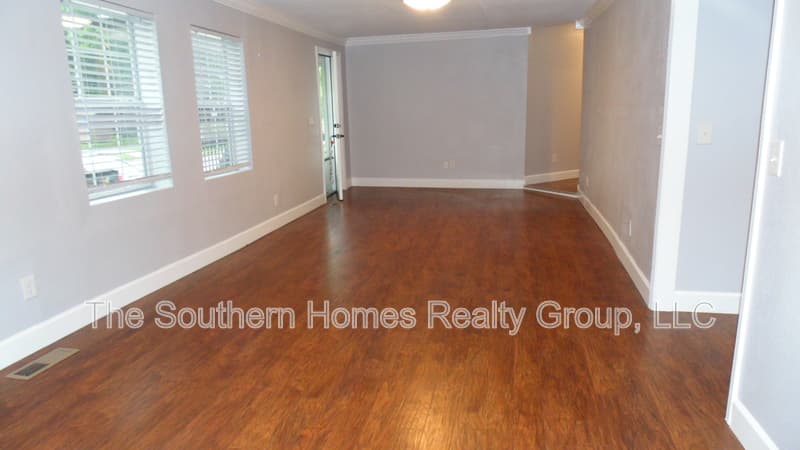 Athens House: 605 Guille Street