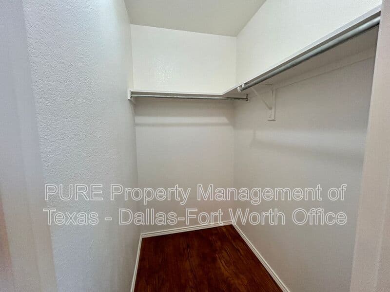 Fort Worth House: 321 Fossil Bridge Drive