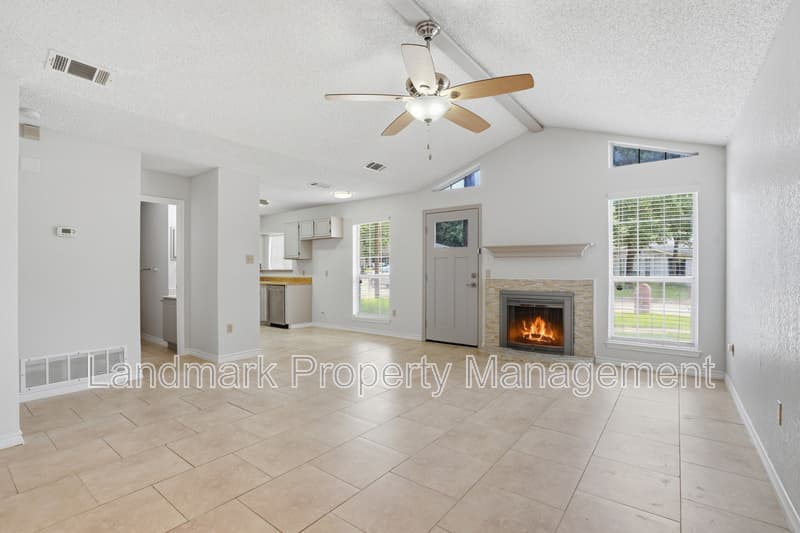 Mansfield House: 1122 Hidden Creek Drive