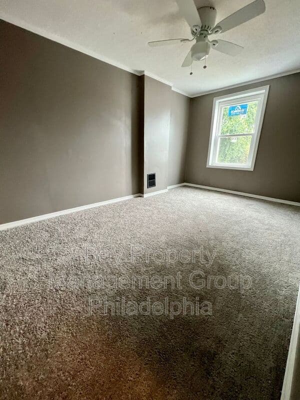 Brookhaven House: 16 3rd St