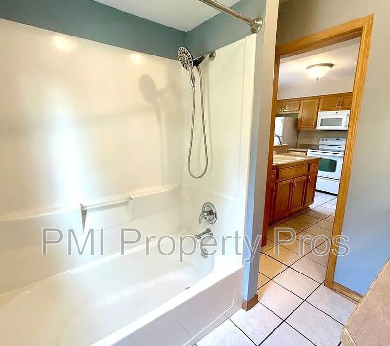 Waukesha Condo: 424 W College Ave