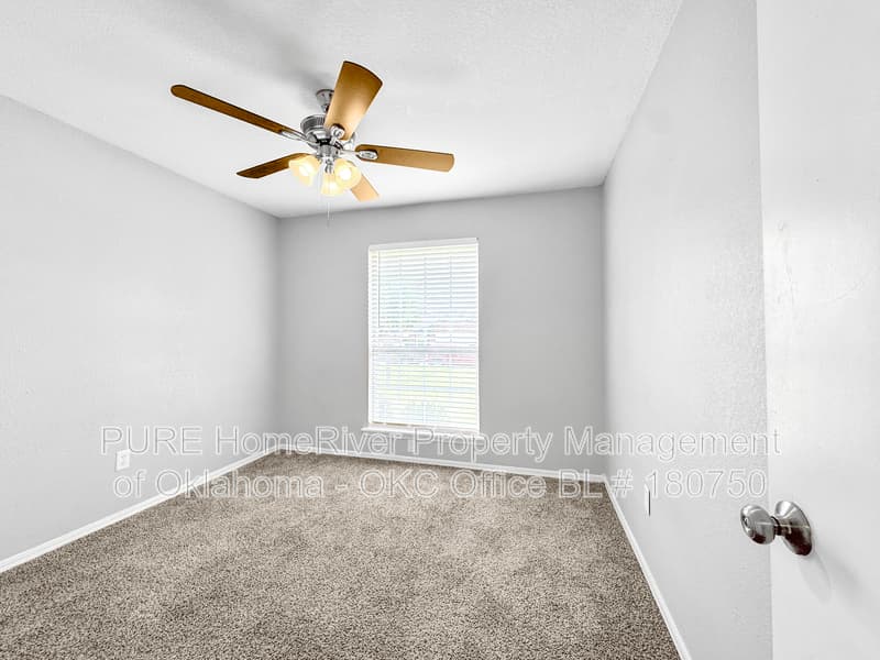 Midwest City House: 9709 Grissom Dr