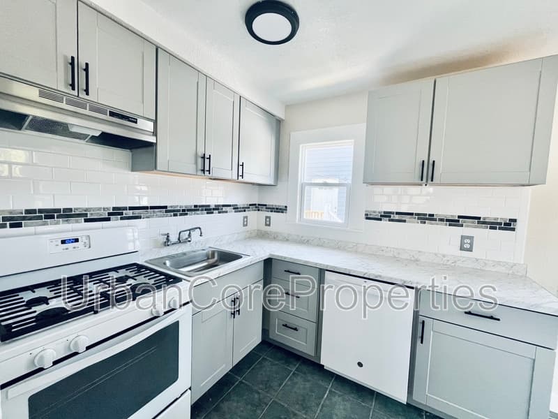 St. Petersburg Condo: 235 7th Ave N