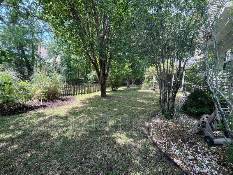 North Charleston House: 8675 Spring Chapel Ln