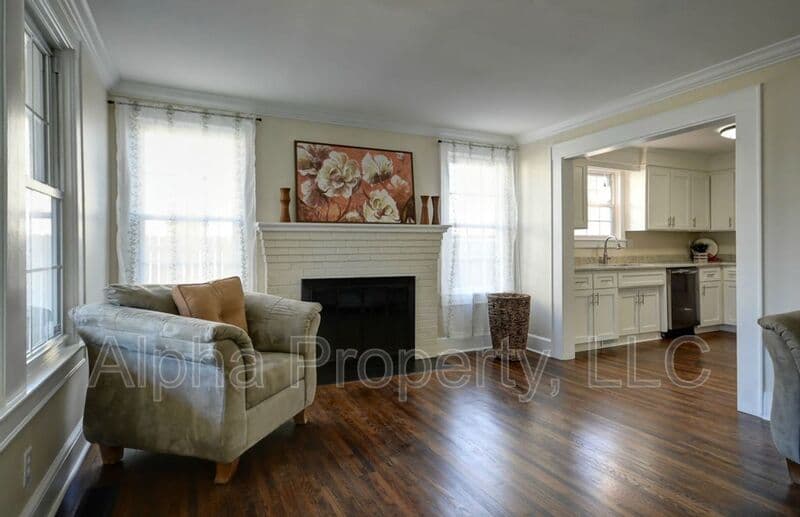Greenville House: 407 S Florida Ave