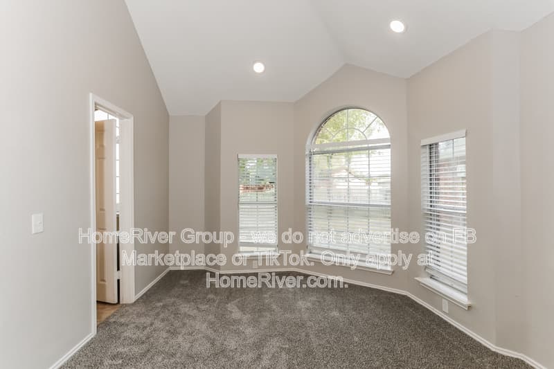 Desoto House: 720 Brees Dr