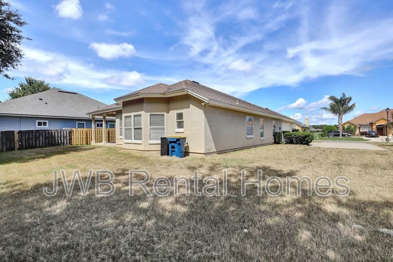 Jacksonville House: 14422 Christen Dr S