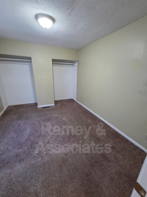 Louisville House: 1091 Bicknell Ave
