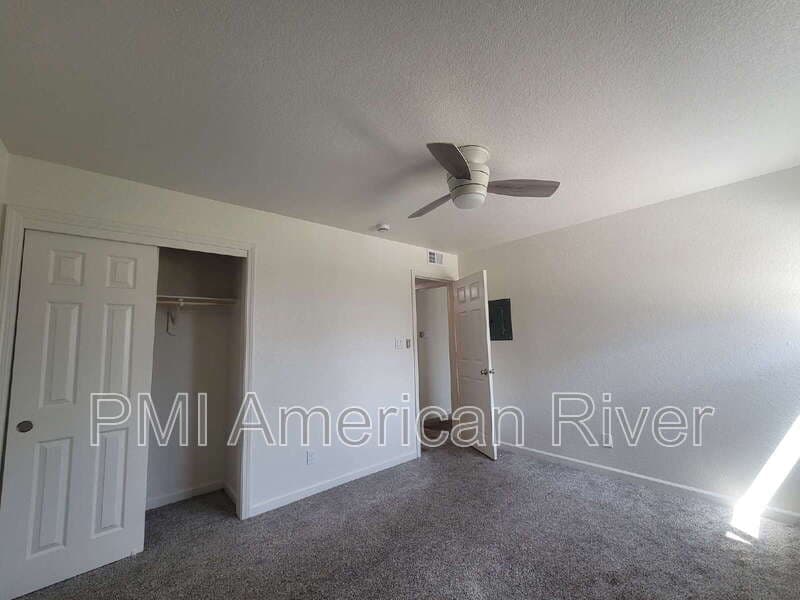 Sacramento House: 7147 Bacchini Avenue