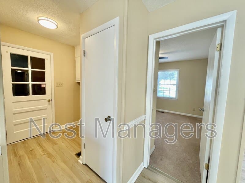 Fayetteville House: 5967 Lake Trail Dr