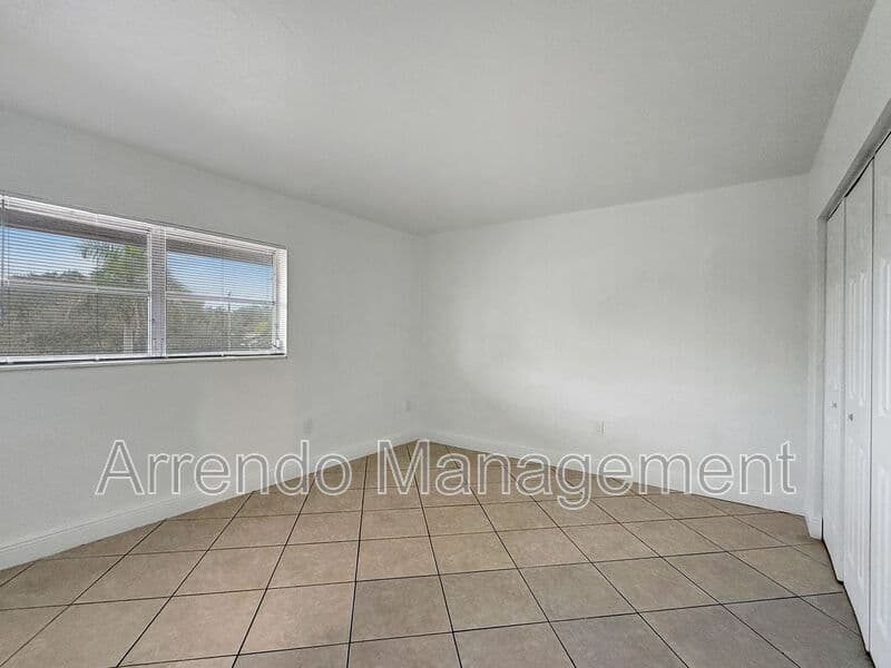 Miami House: 8475 SW 94th St