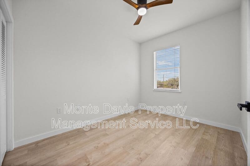 Austin Condo: 1802 Springdale Rd