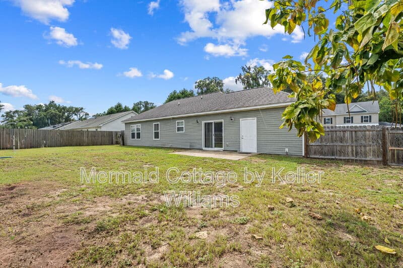 Beaufort House: 50 Spearmint Cir