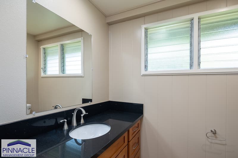 Honolulu House: 52 Niolopa Pl