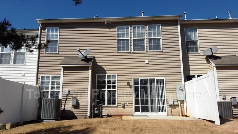 Charlotte Townhome: 9043 Mcalwaine Preserve Ave
