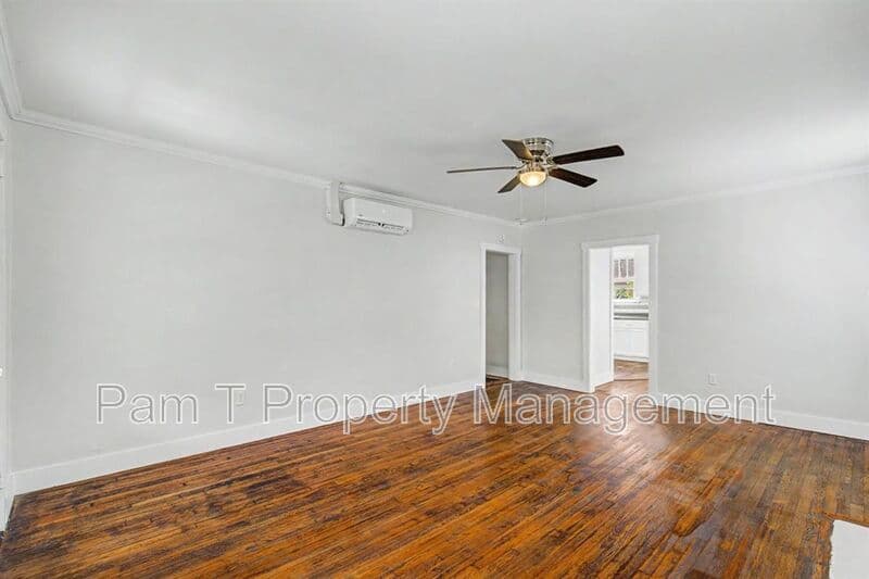 Savannah House: 815-B East 32nd Street--Upper