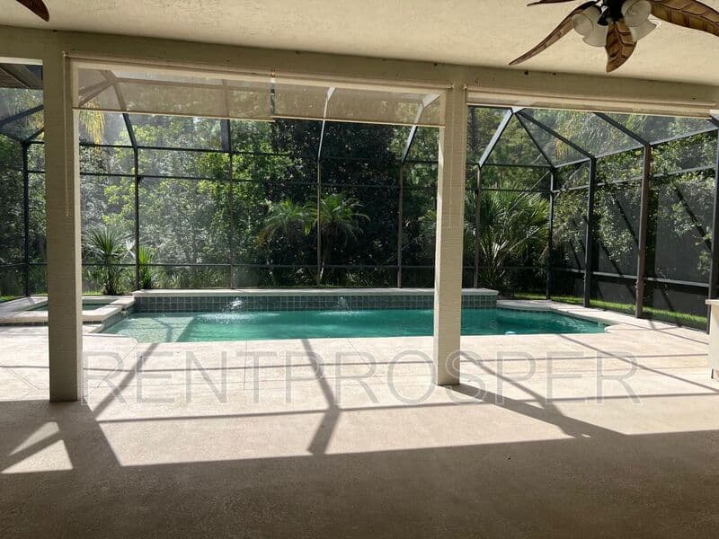 Ormond Beach House: 971 Stone Lake Drive