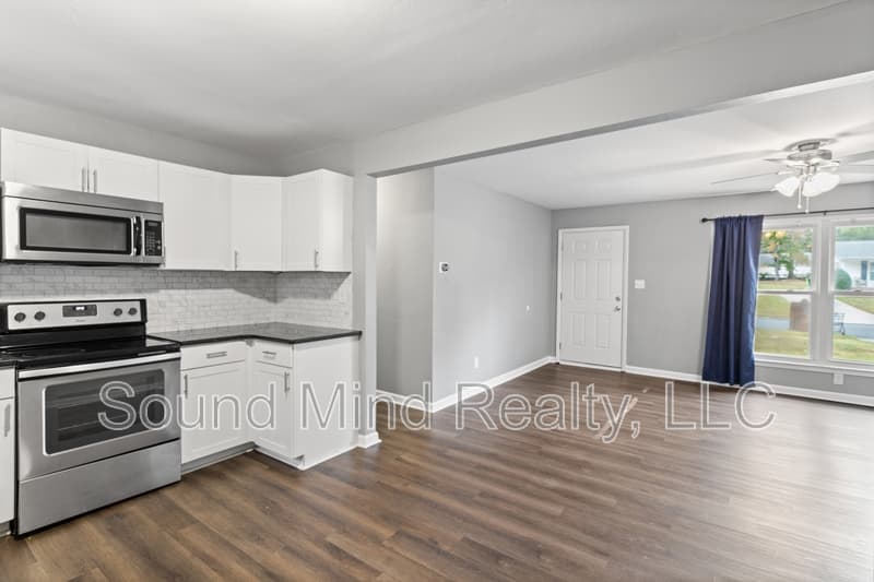 Raleigh House: 1232 Beverly Dr
