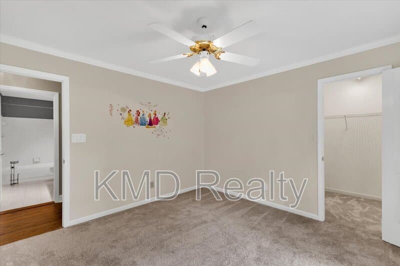 Charlotte House: 3112 English Sparrow Lane