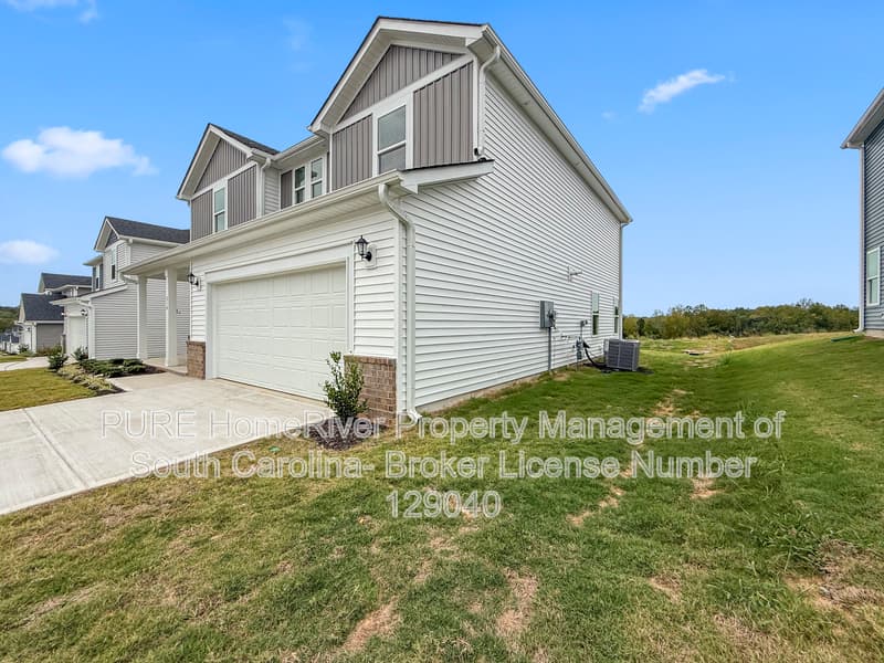 Spartanburg House: 210 Moretz Pl