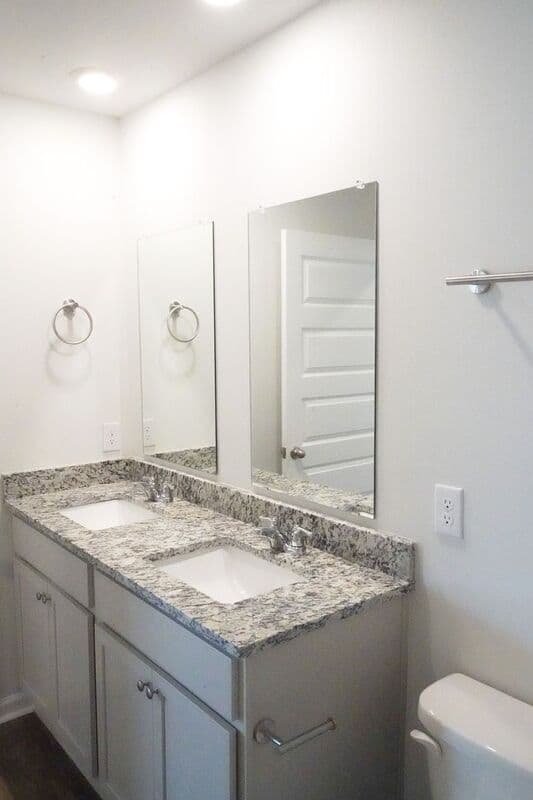 Bloomingdale House: 418 Coconut Dr