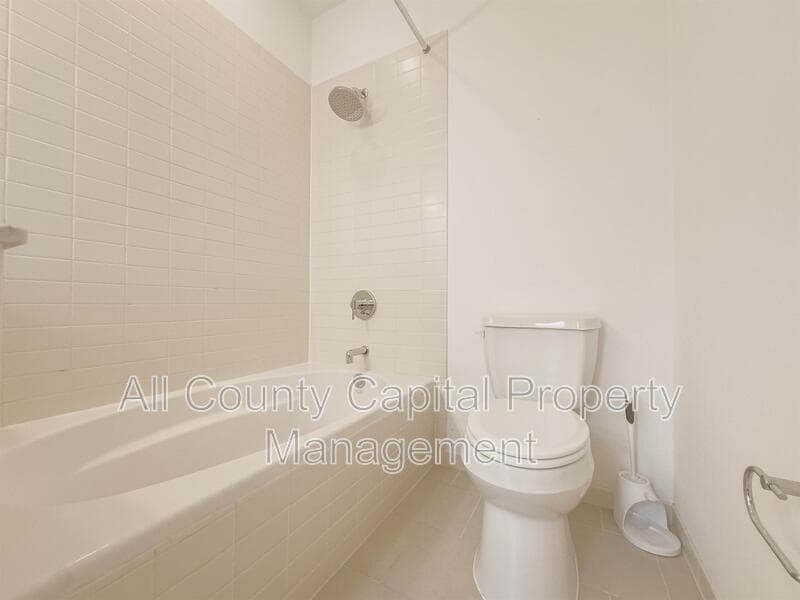 Austin House: 1507 North Street #A