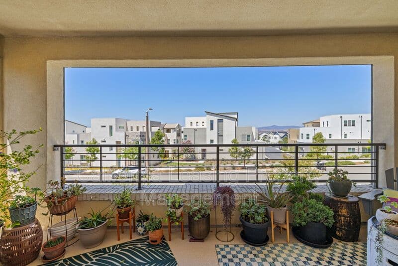 Valencia House: 27233 Red Willow Court
