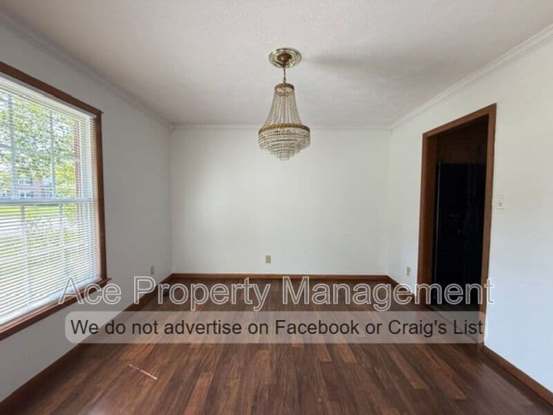 Fayetteville House: 7796 Adrian Drive