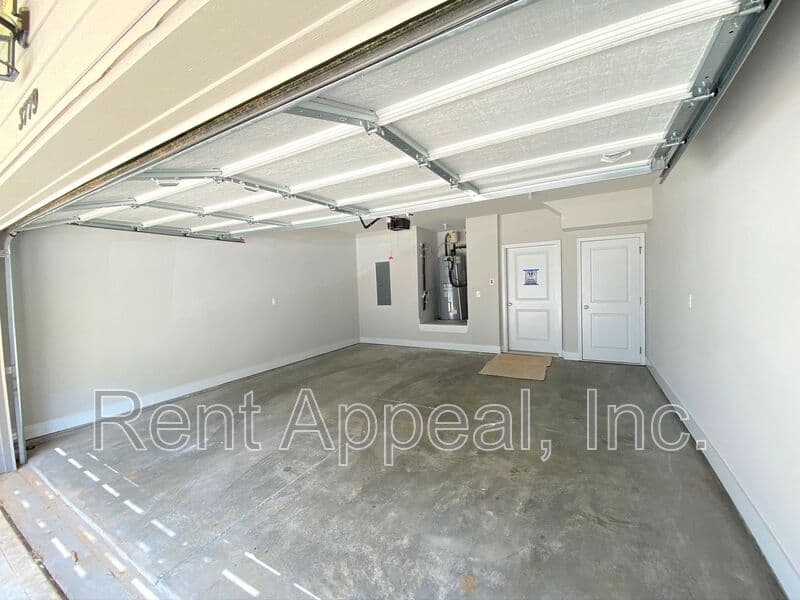 Doraville House: 3779 Oxford Circle