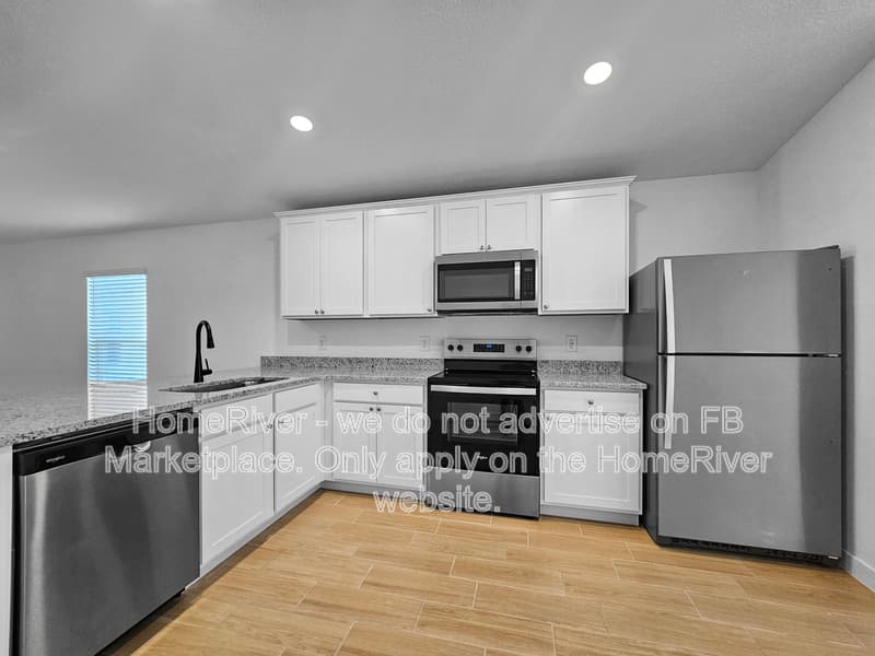 Brooksville House: 29543 Fedora Cir