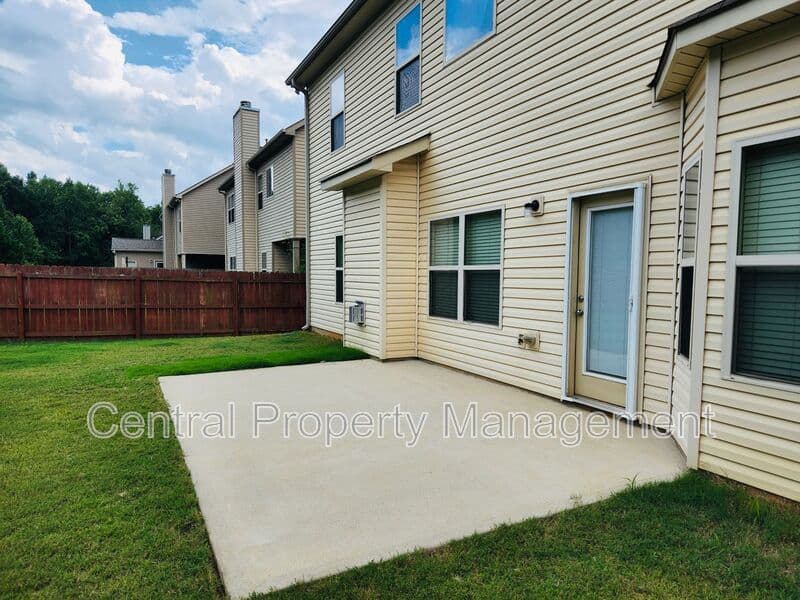 Simpsonville House: 265 Meadow Blossom Way