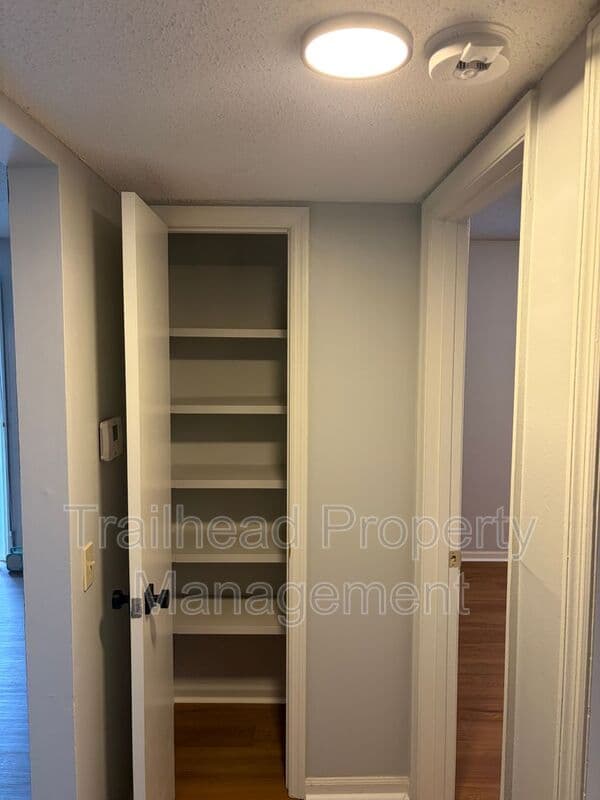 Mission House: 5801 Woodson St