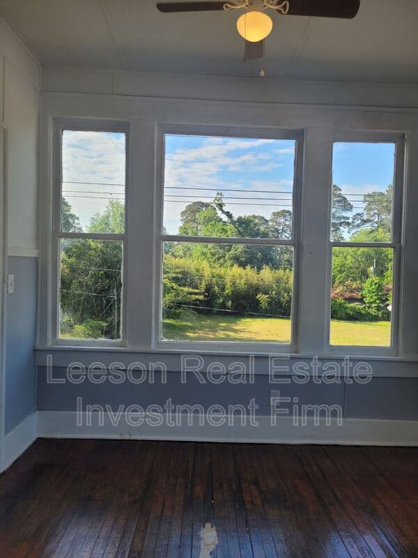 Shreveport House: 310 1/2 Kings Highway