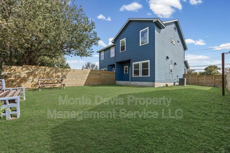 Austin Condo: 1802 Springdale Rd