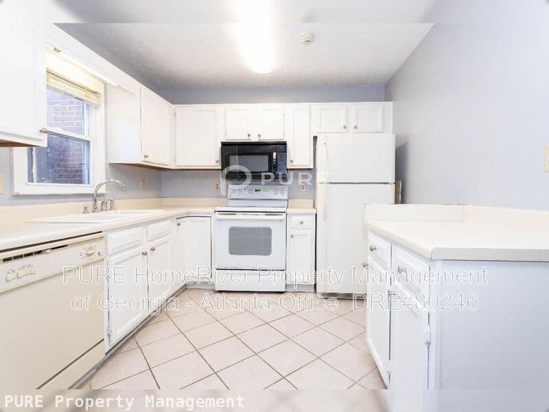 Duluth Townhome: 3554 Knotsberry Ln