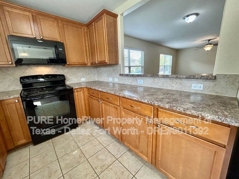Haslet House: 809 San Miguel Trl