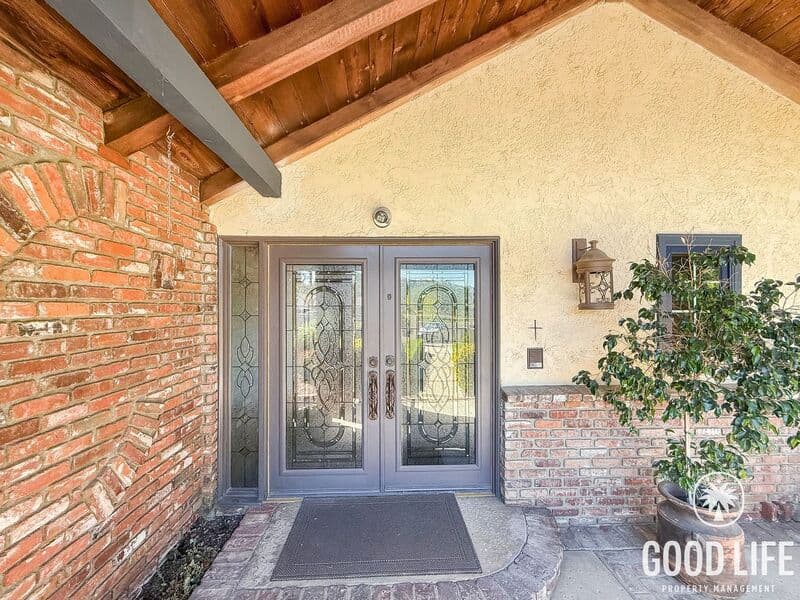 Corona House: 9250 Beazley Ln